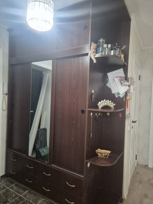 Дёшево Шкаф в прихожую.