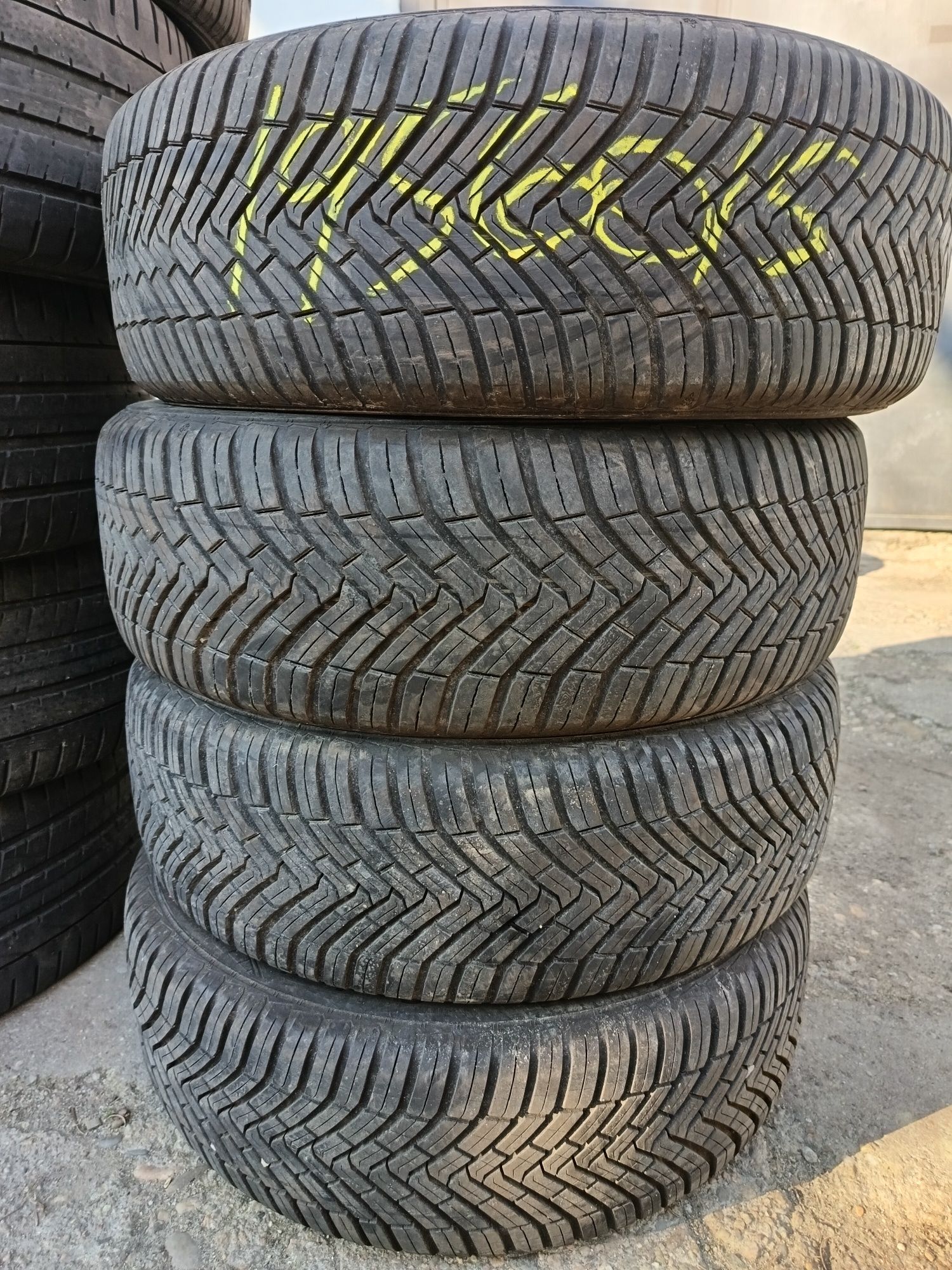 Anvelope 4sezoane ms 195 60 15 continental 2017 6.5-7.5mm