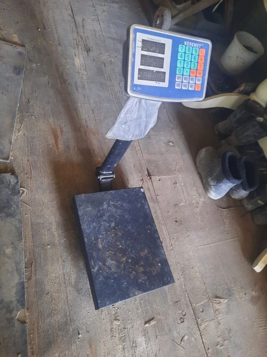 Продаётся электронные  весы