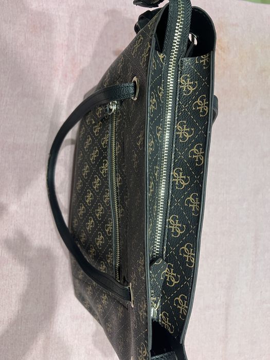 Дамска чанта ,,Guess”