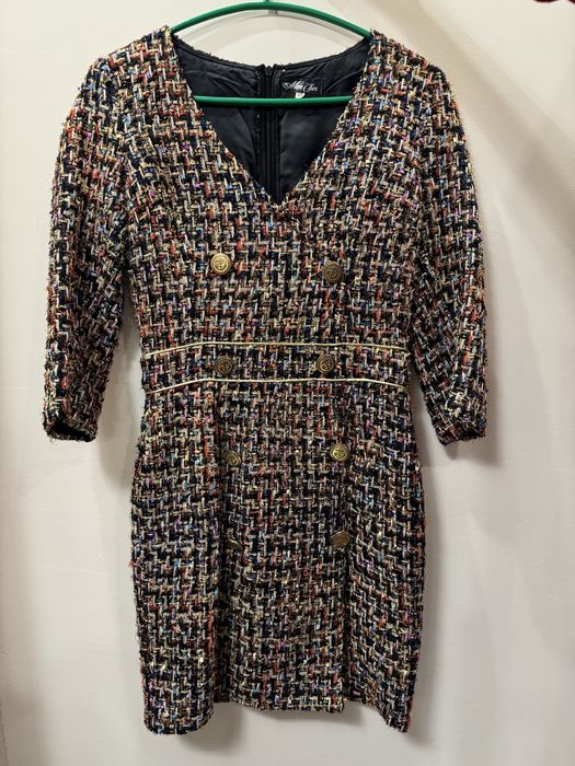 Елегантна рокля букле