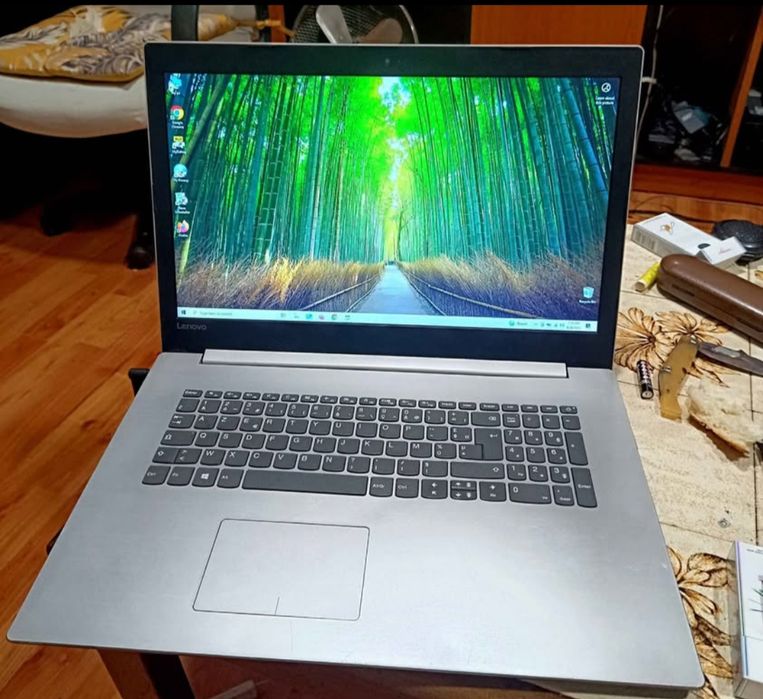 Lenovo- Wind 10 Pro.4 cpu.Dwd/ RW. Web Cam.Incarcaror original.