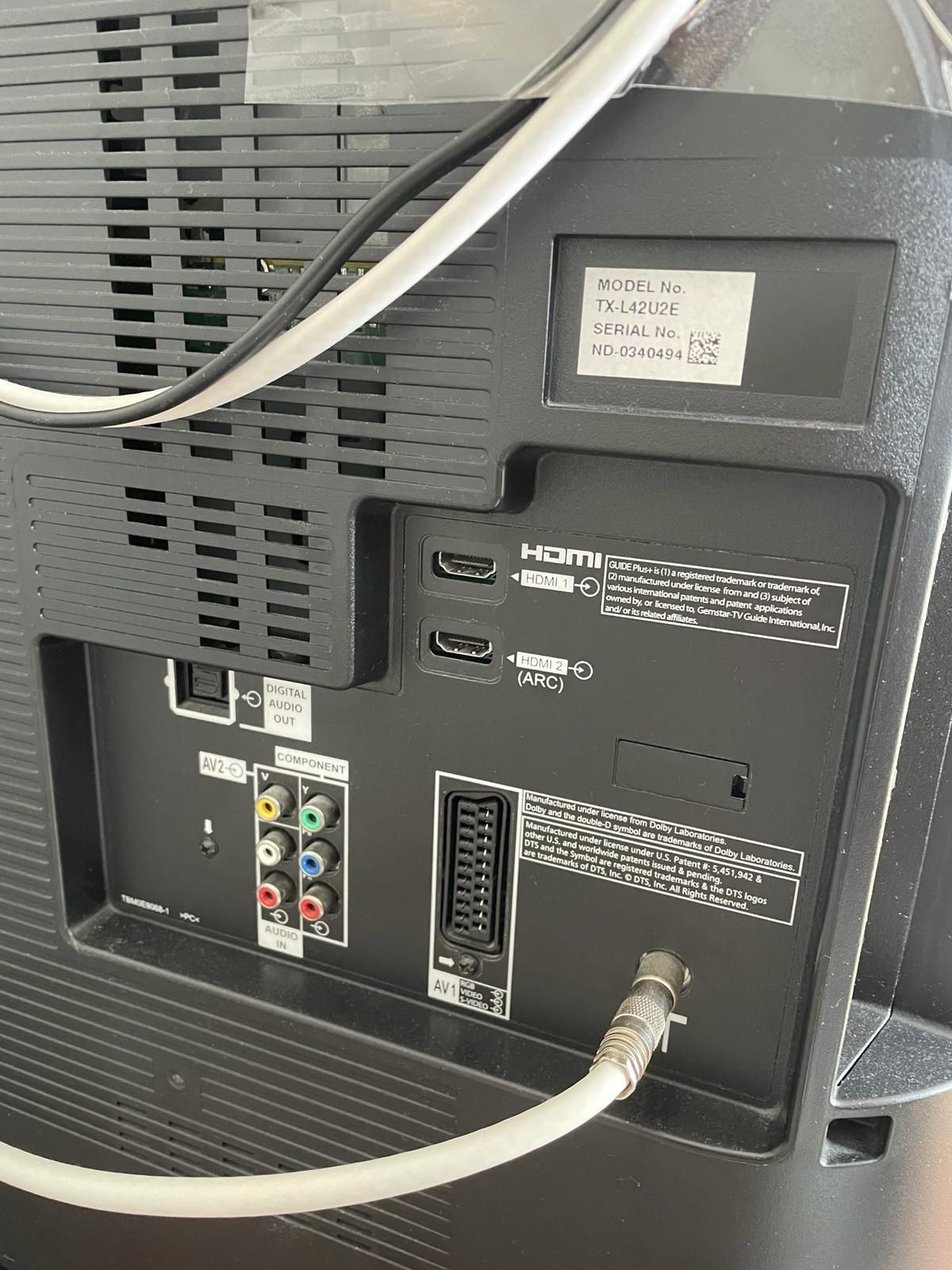 Televizor LCD Panasonic Viera 106cm