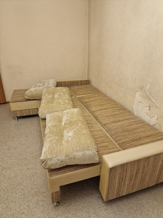 Продаётся угловой диван