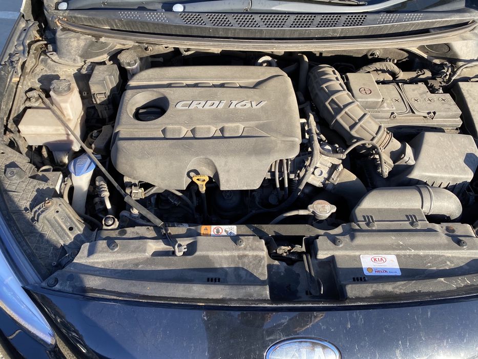 Injectoare Kia Ceed 1.6 Crdi 2013