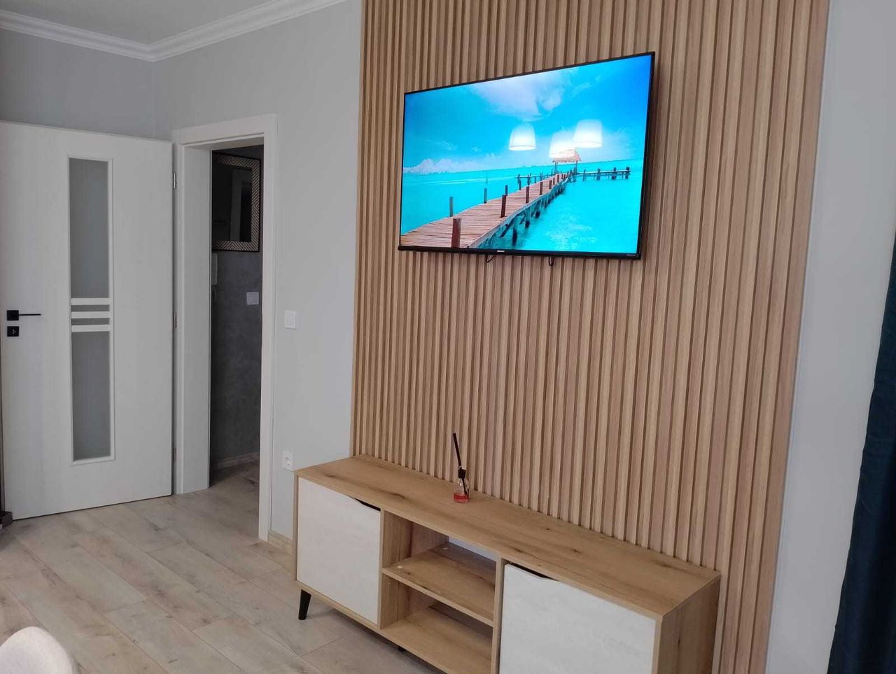 Дава се под наем Двустаен апартамент в Варна, Базар Левски - 50 кв.м за 510 € - Снимка #2