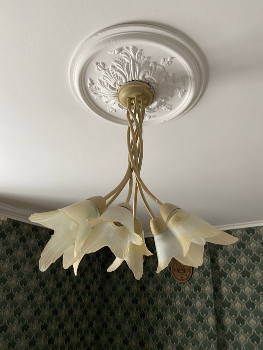 Продам люстру пятирожковую