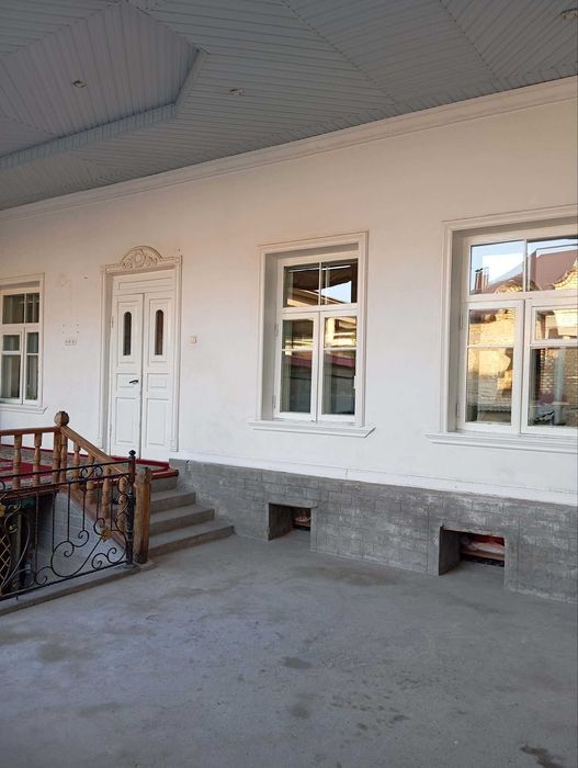 Uy sotiladi 5.6 sotik