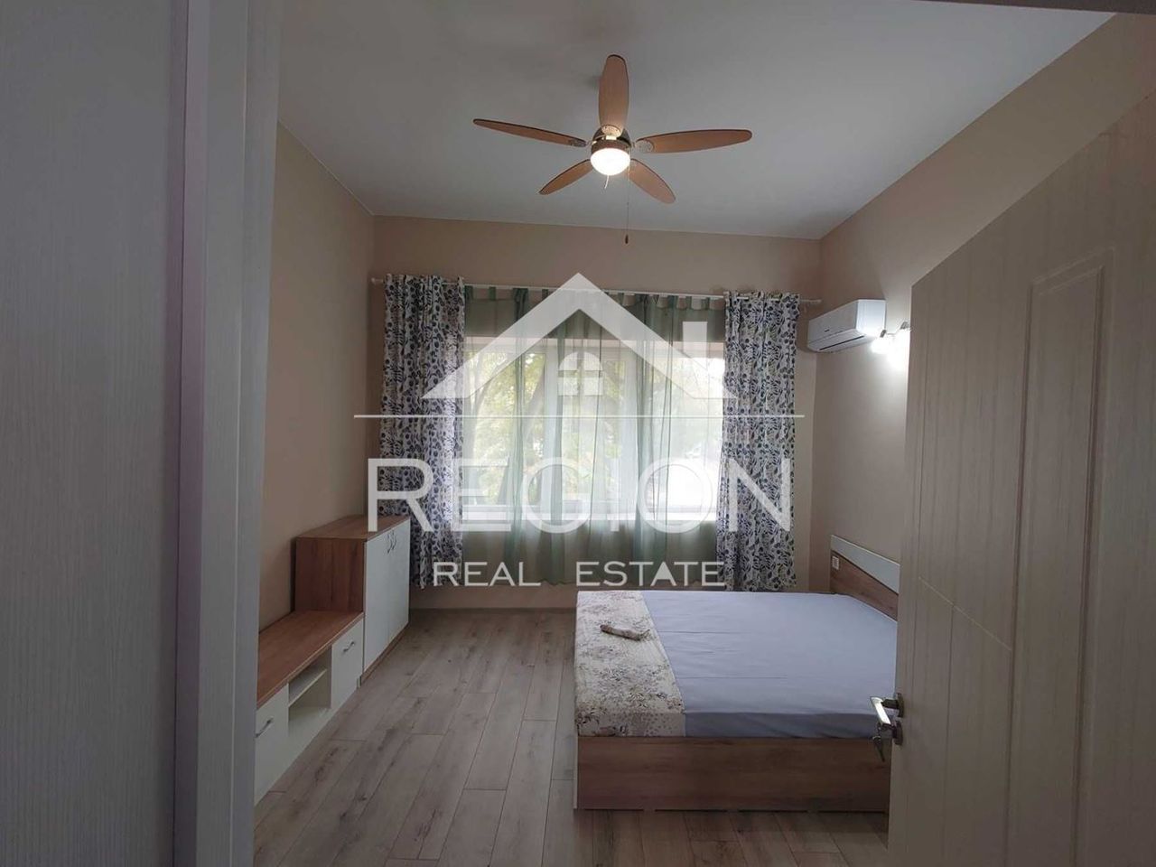 Дава се под наем Етаж от къща в Варна, Център - 120 кв.м за 800 € - Снимка #7