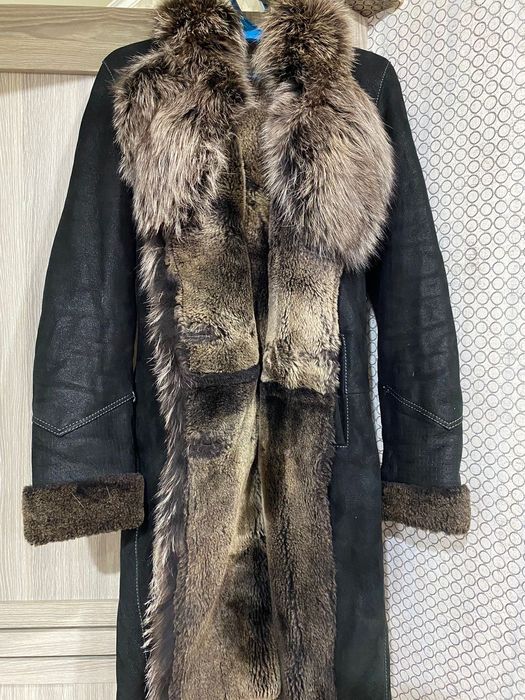 Дублёнка с мехом енота отличного качества