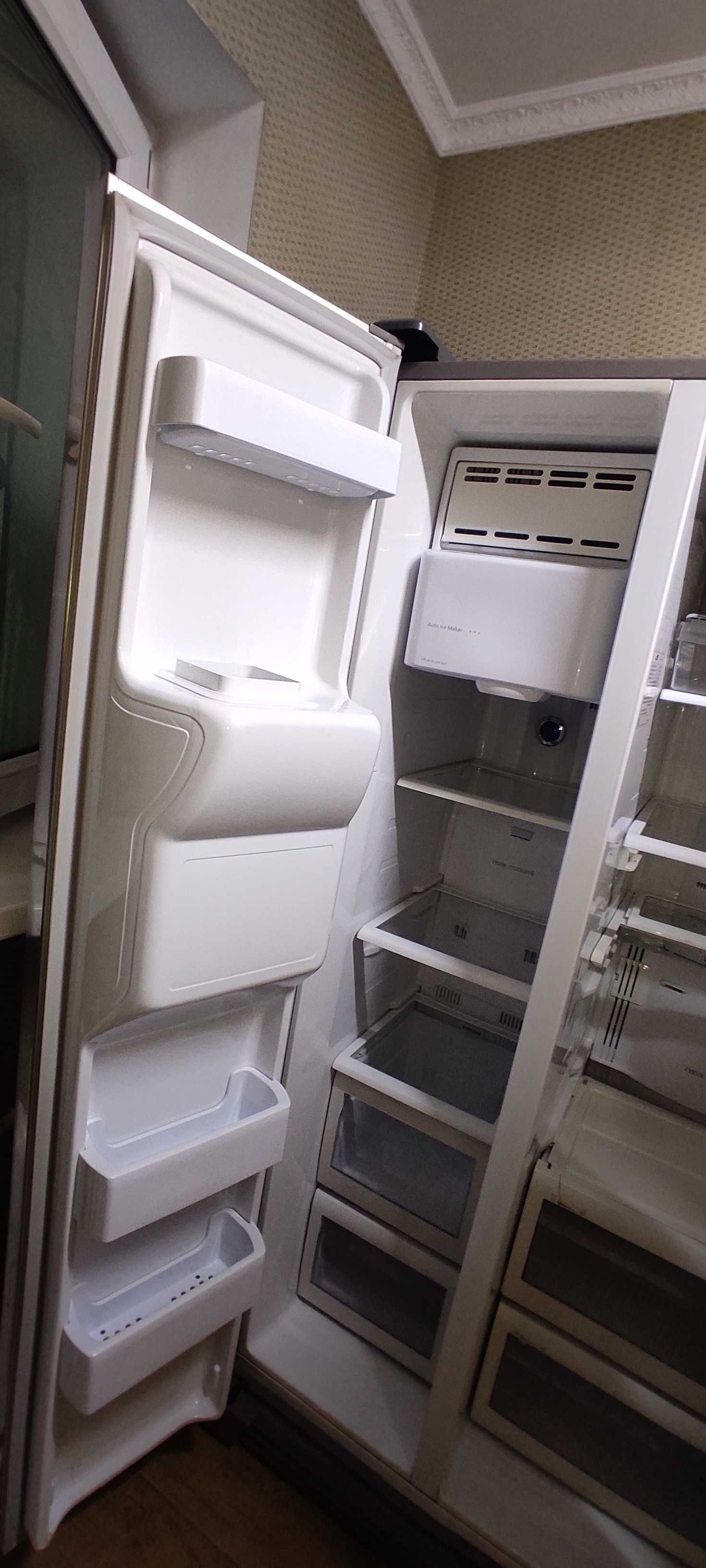 Холодильник двухдверный SAMSUNG RS21DGRS