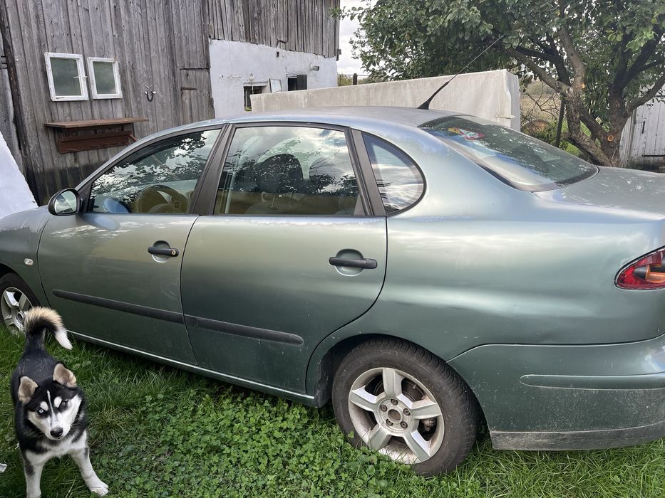 Seat Cordoba 2003, 1.4 Benzină, 180.000 km, Verde – 1000€ negociabil