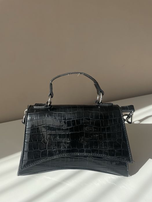 Дамска черна чанта