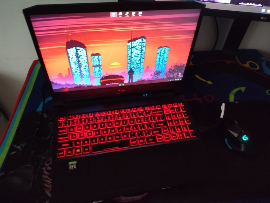 Laptop Acer nitro 5 ( rtx 3050 , Ryzen 5 5600h , 16 gb ddr4 , SSD 500)