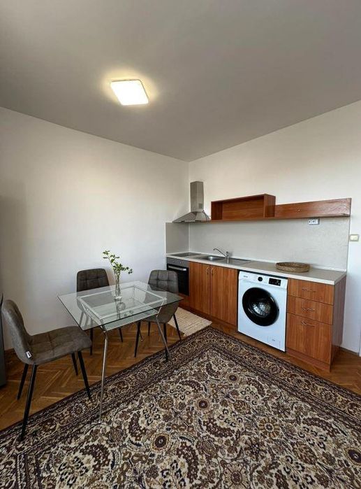 Дава се под наем Двустаен апартамент в Варна, Младост 1 - 51 кв.м за 425 € - Снимка #2