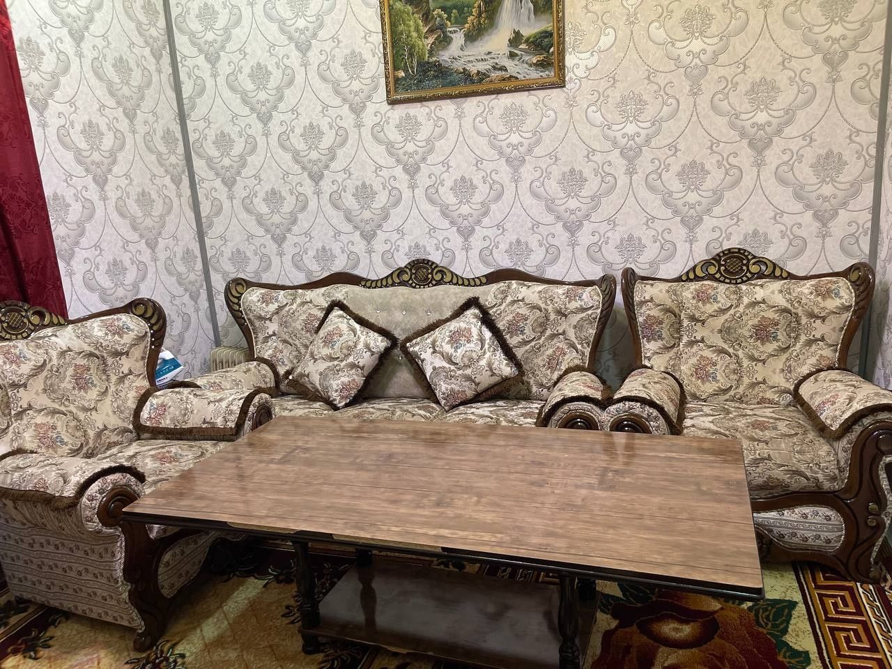 Кресло диван яхши холати почти янги