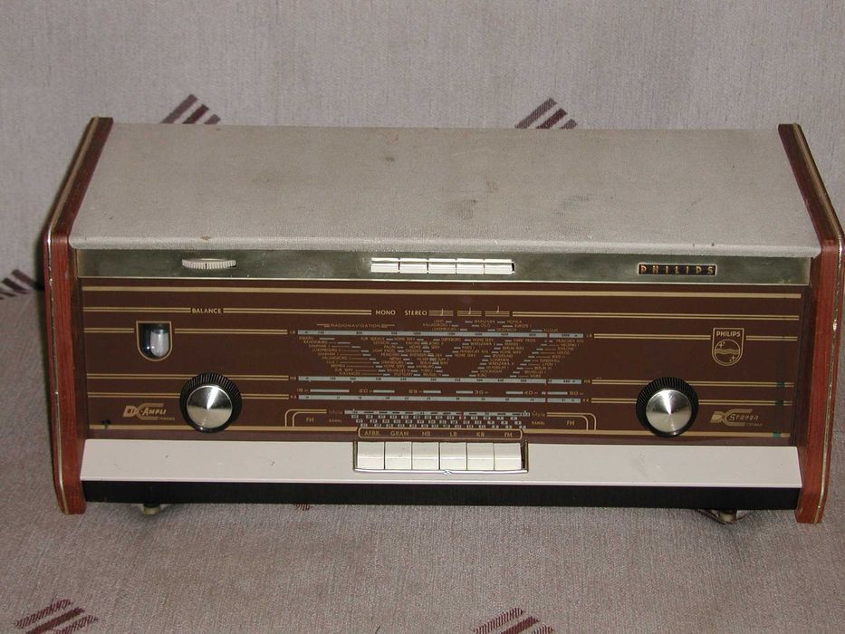 radioreceptor cu tuburi electronice (lampi) marca Philips