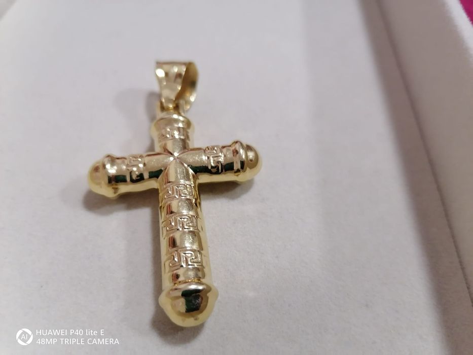 Vând cruce aur 14 k