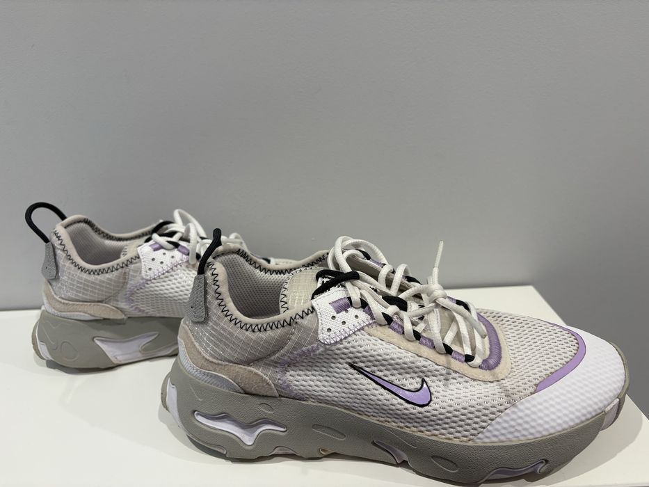 Nike маратонки лилаво