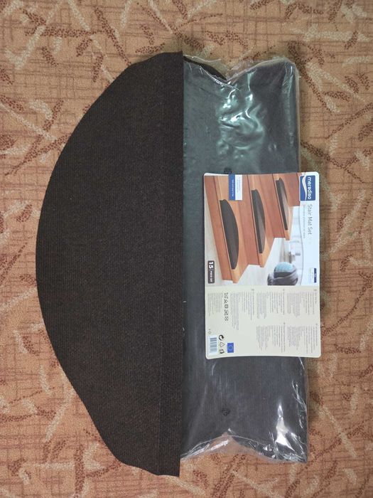 Set 15 covorase maro autocolante de scari 26cm x 65 cm noi