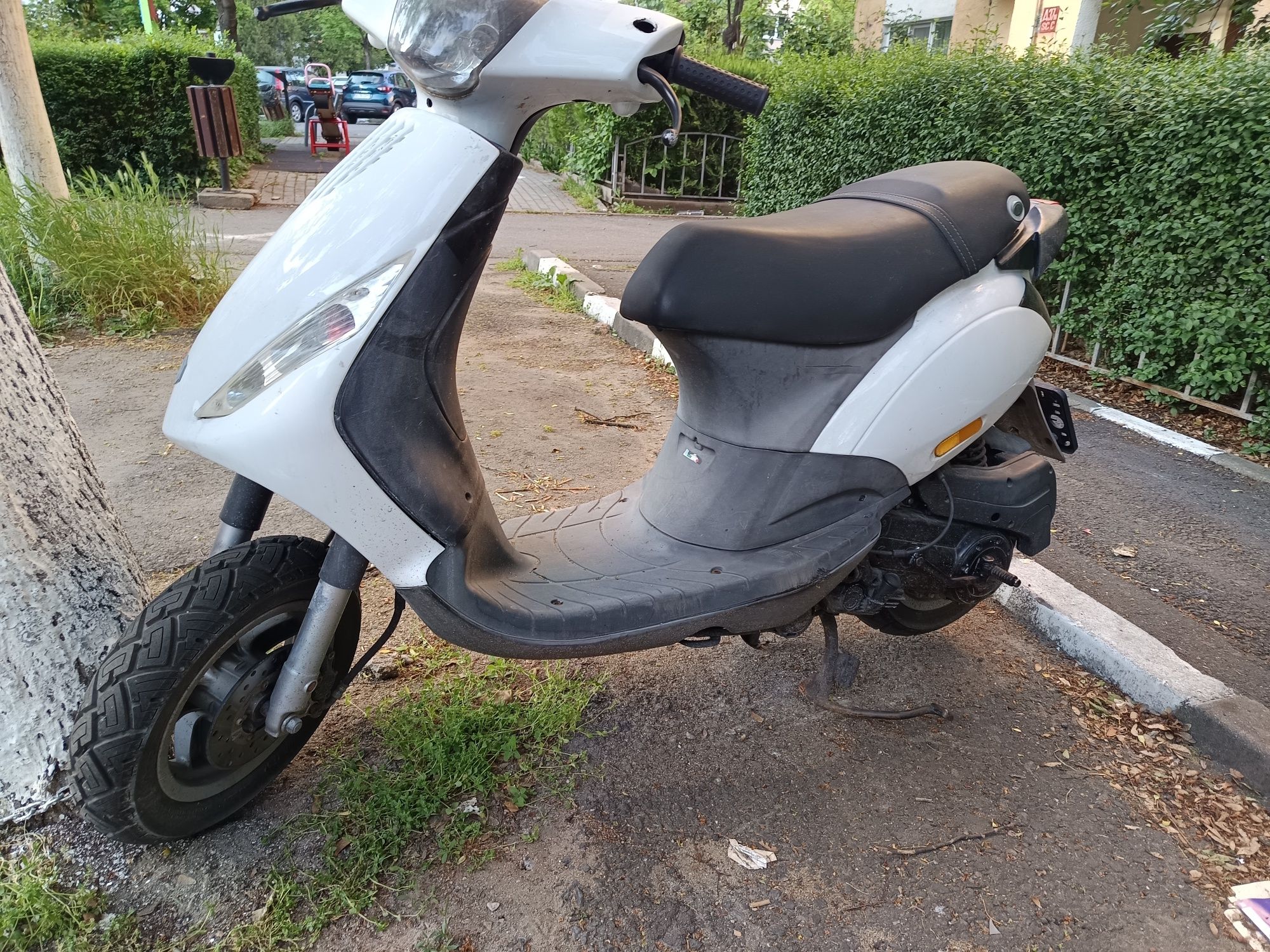 Scuter Piagio Zip