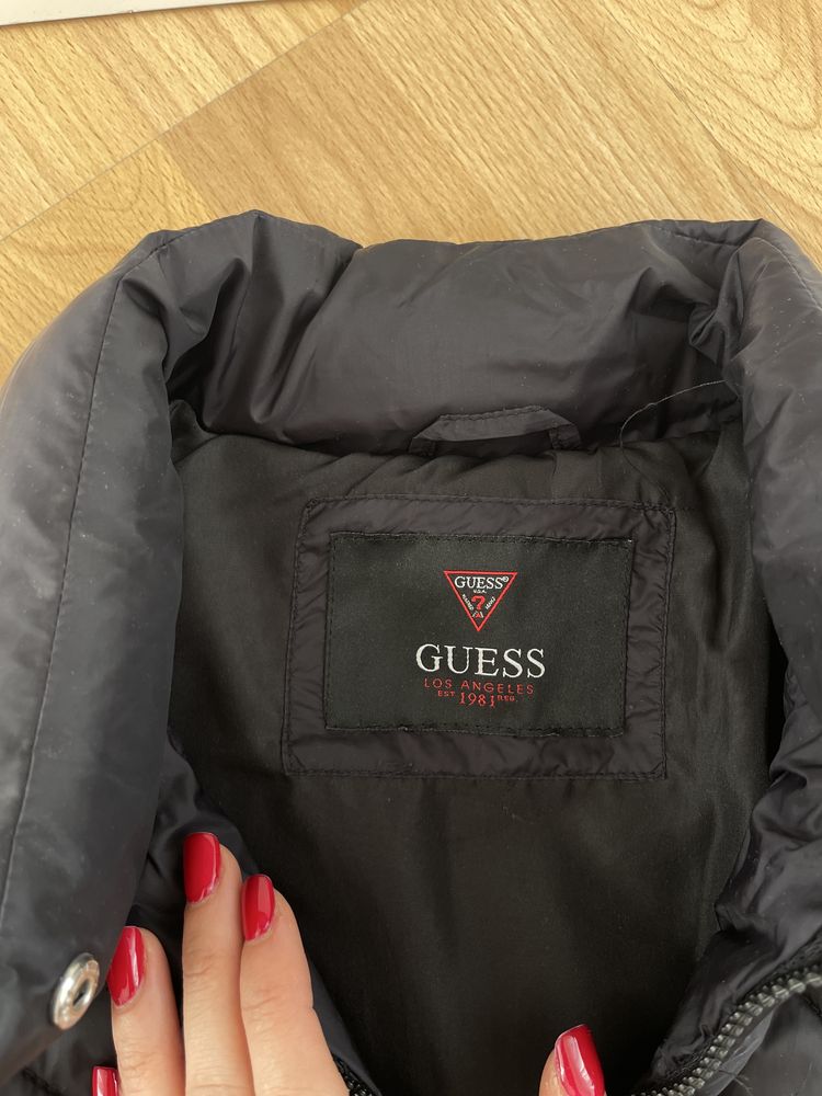 Geaca guess marime s