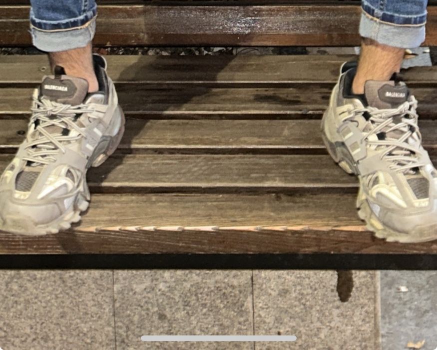 balenciaga track led