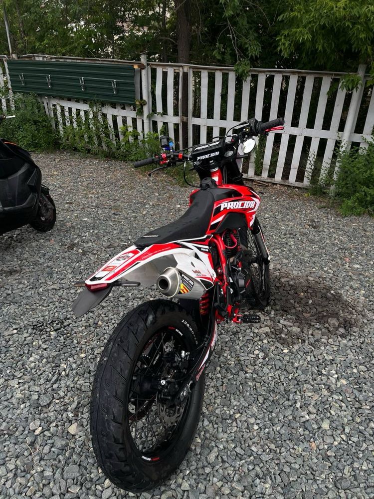 Procida cb 300 f