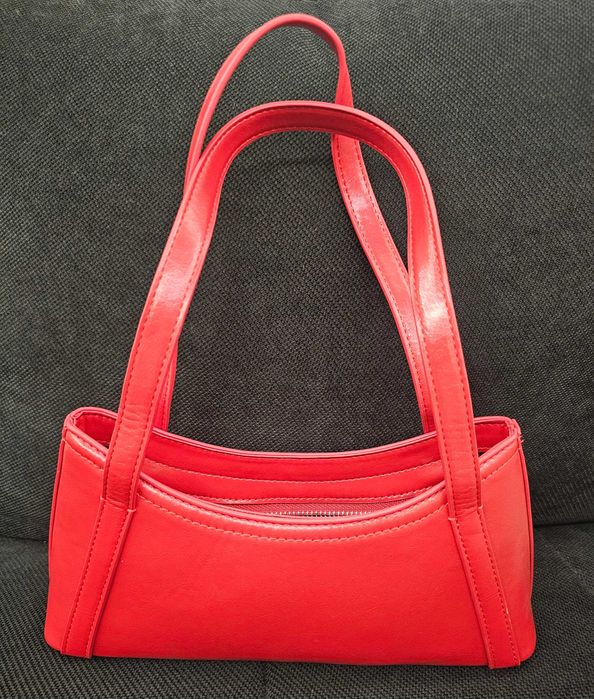 Малка червена чанта Pull and Bear