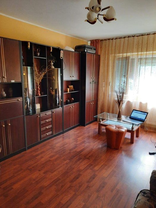 Închiriere apartament cu 3 camere în zona IREG, Galați