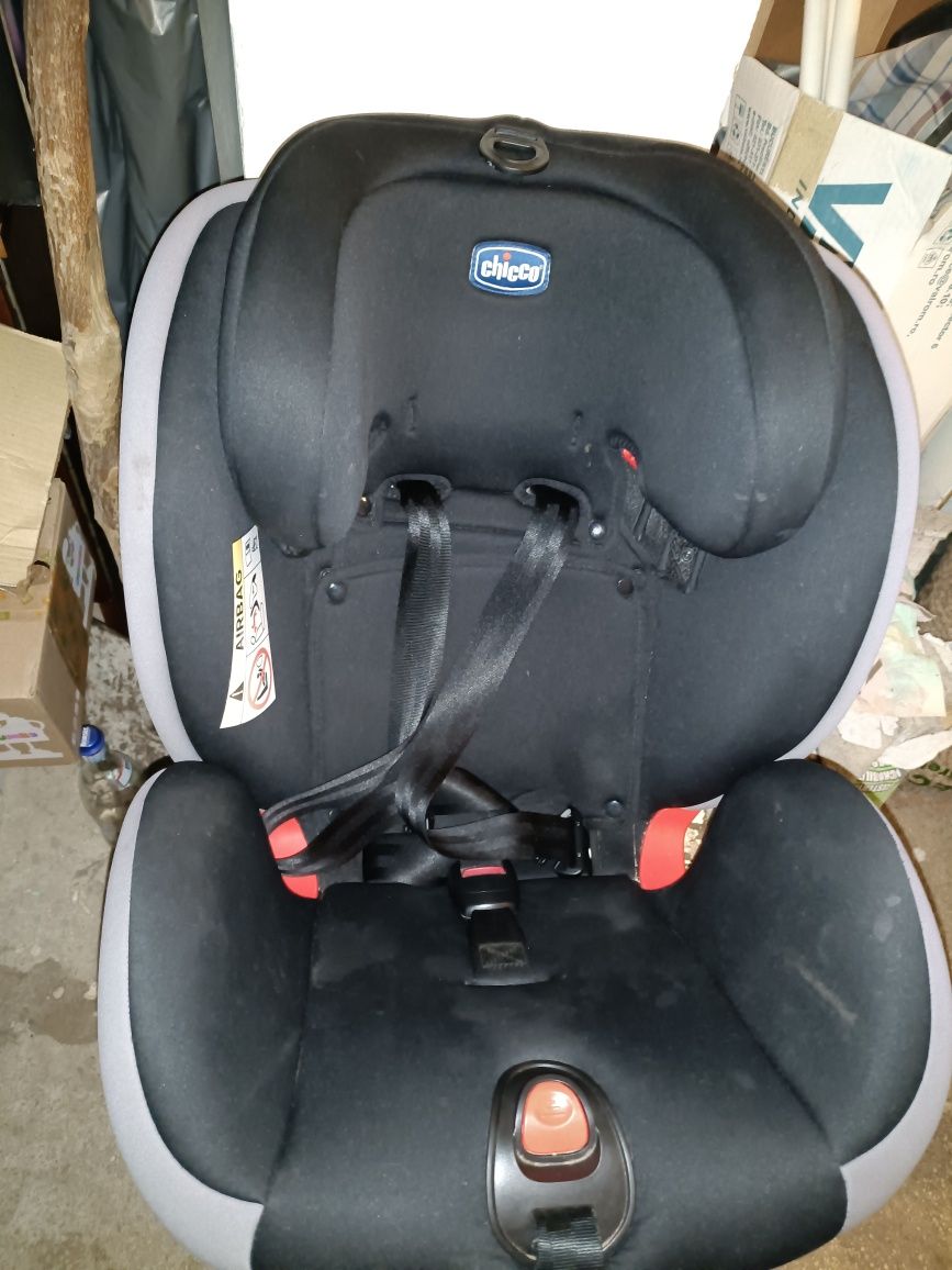Vând scaun auto Chicco