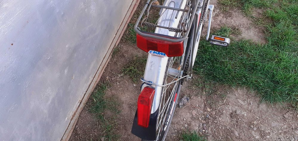 Bicicletă de vînzare.