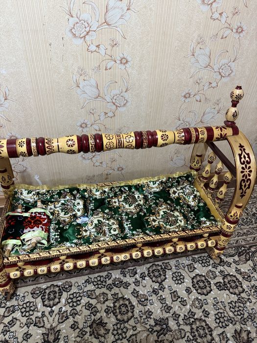 Beshik sotiladi, ko’p ishlatilmagan