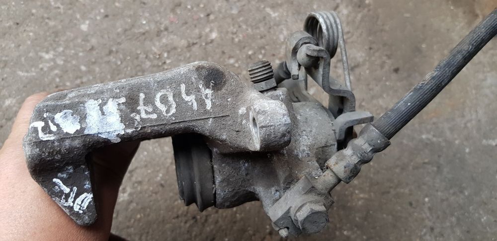 Etrier spate dreapta audi a4 b7,motor 2.0 tdi