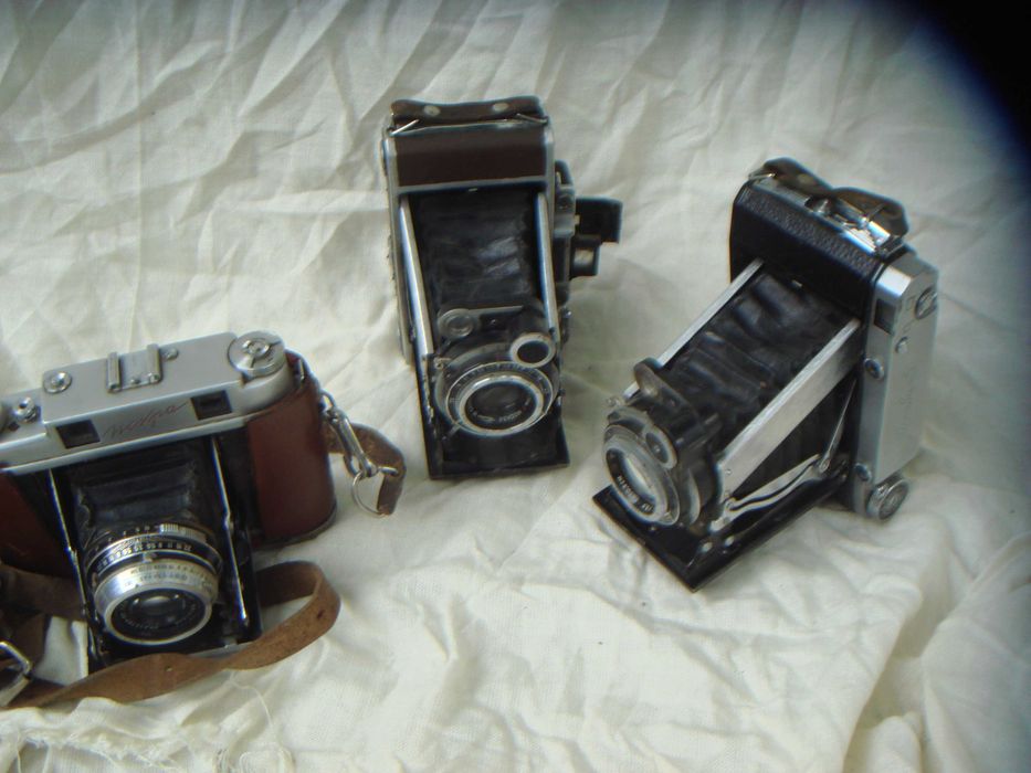 Антикварные Фотоаппараты пленочные с гармошкой Москва и Искра