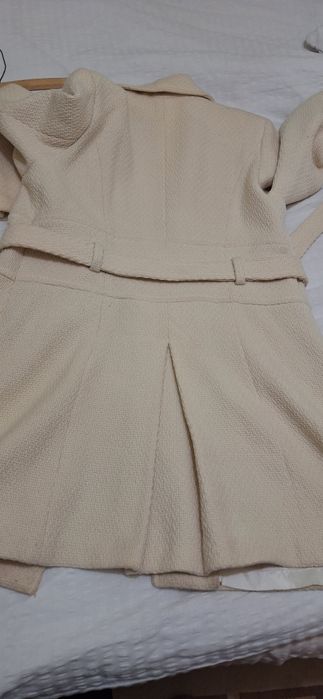 Palton cool la super preț În stare buna. Are nevoie de o curățare.