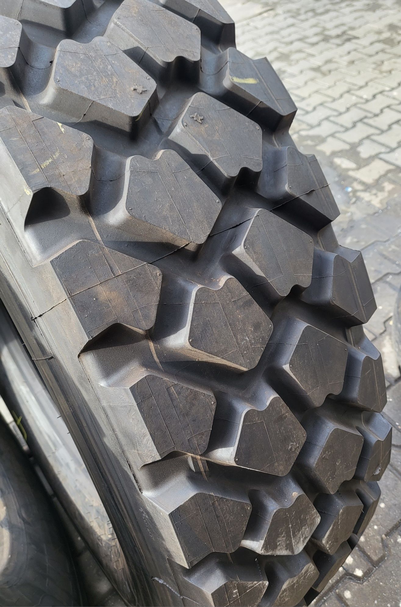 Anvelope camion 13 R Michelin