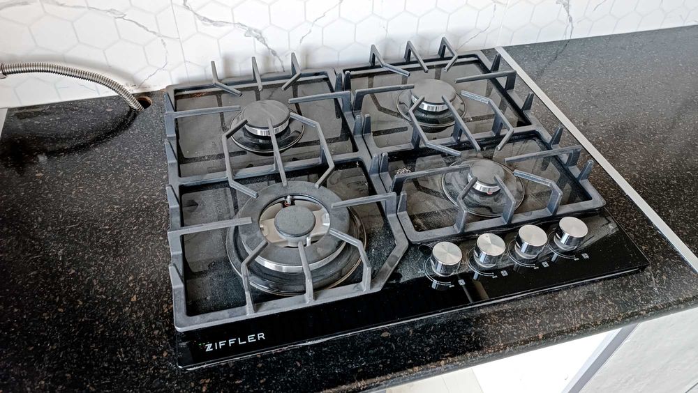 Ошхона гарнитураси сотилади / Продается кухонный гарнитур