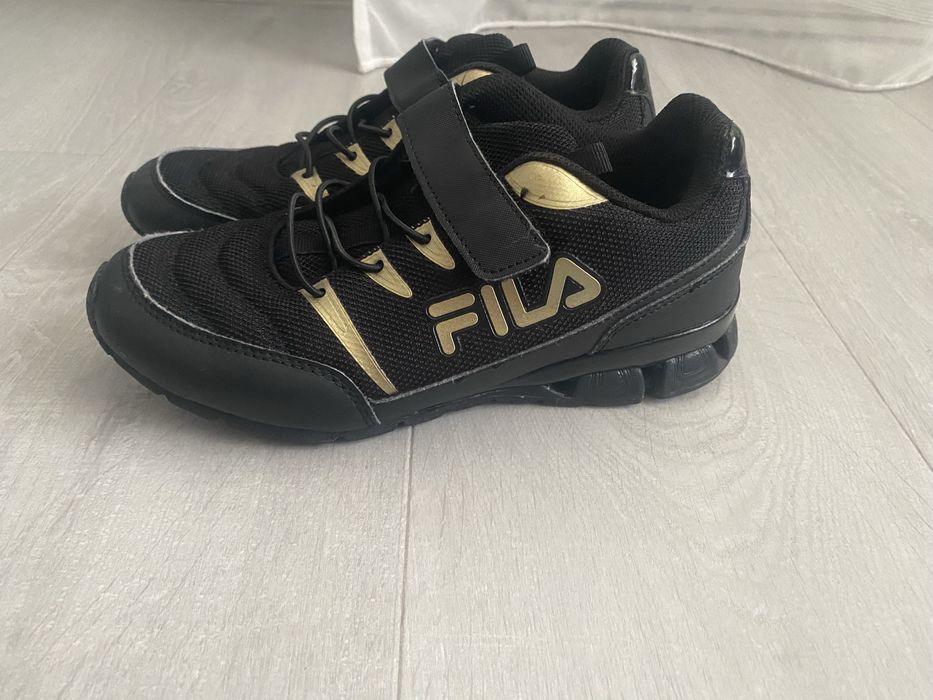 Adidasi Fila , mar 36, impecabili , incaltati doar de vreo 3 ori