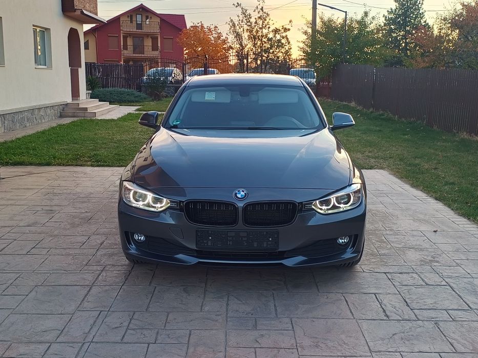 Bmw 320/xDrive 2.0L/184 Cp/Automat/Sport/Bixenon/Incalzire scaune/Navi