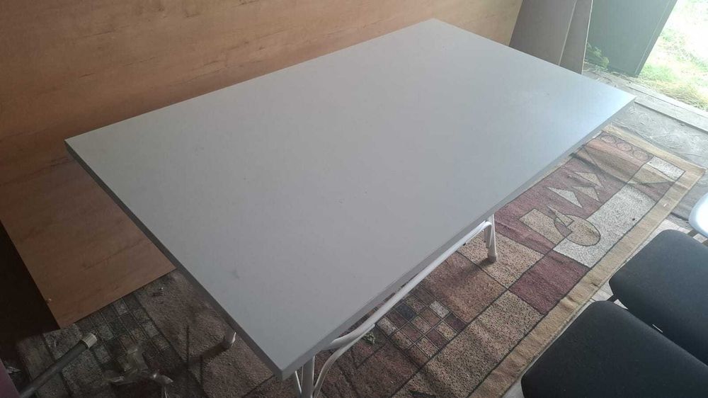 Столы, диваны, стулья, столешницы для кафе (продаю все в комплекте)