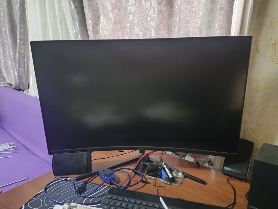 Изогнутый Монитор Acer 32 диагональ , состояние нового
