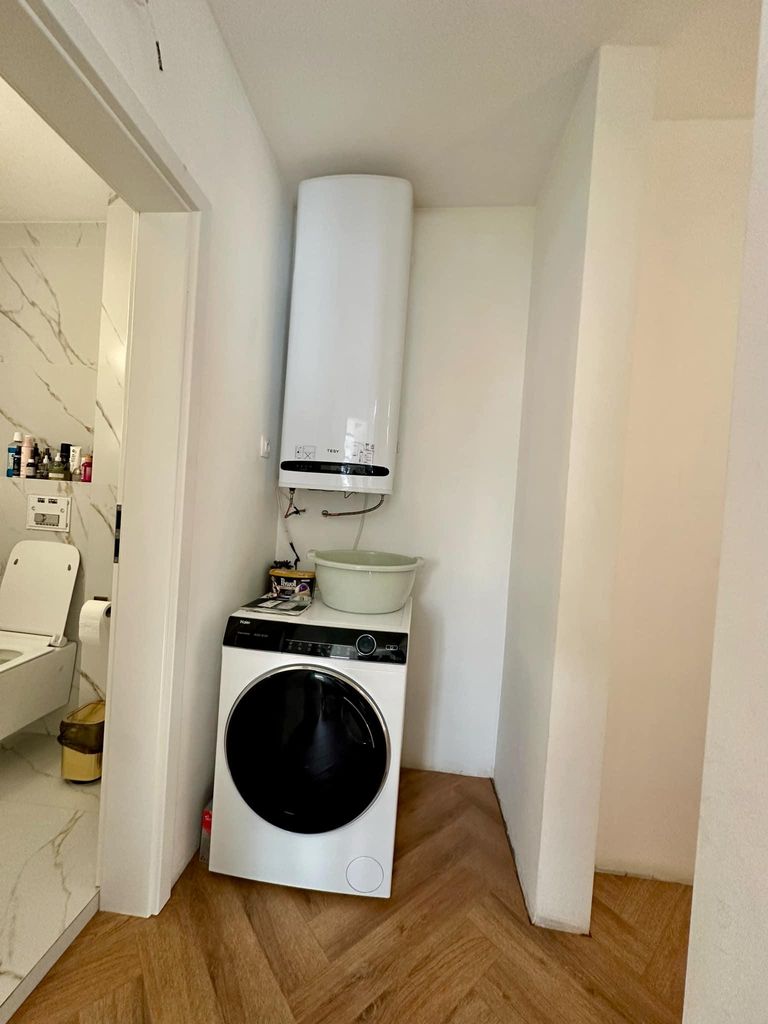 Продава се Тристаен апартамент в Перник, Център - 91 кв.м за 2198 €/кв.м - Снимка #5