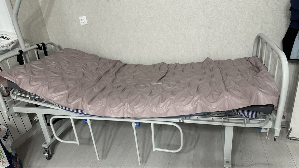 Кровать медицинская для лежачих
