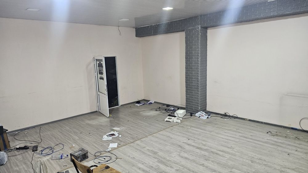 Аренда офис  60 м.Кв первая линия Мирзо Улугбека Орентир Кафе Т-bone