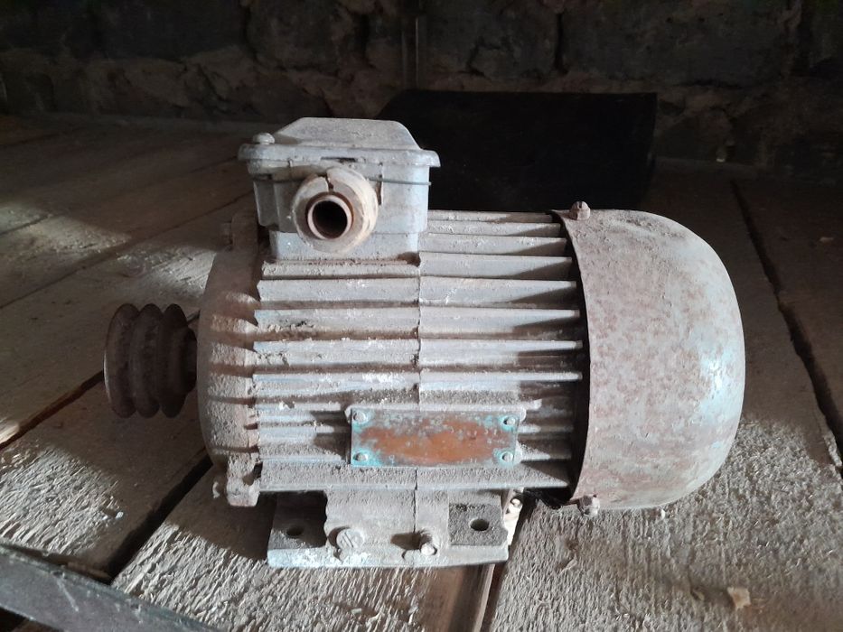 Продам электро двигатель