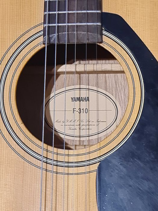 Акустична китара Yamaha