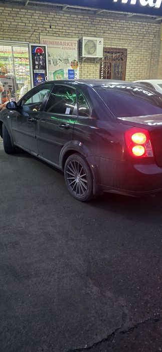 Ласетти 1.8 кора наварот яхши холатда