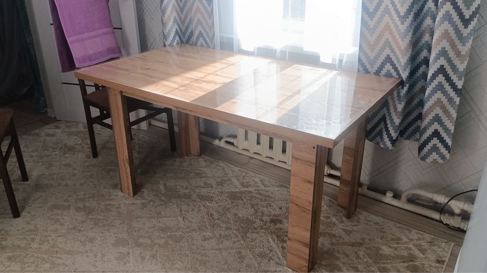 Продам кухонный стол