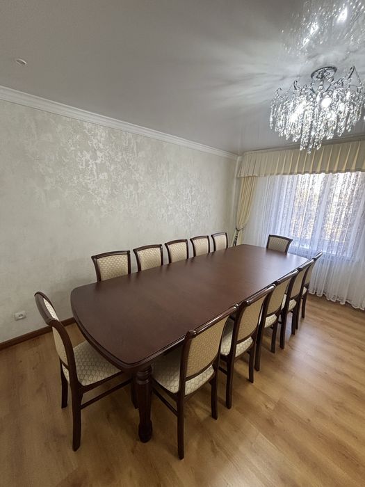 Продам стол и стулья